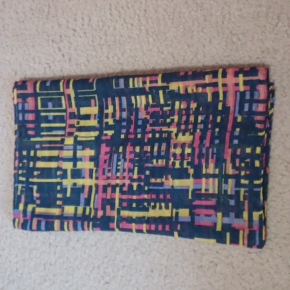 Colorful Geometric Patterned Scarf Shawl - Picture 10 of 10